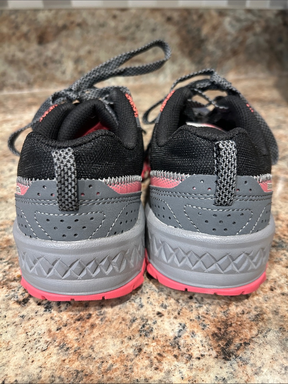 Saucony Excursion TR 14 Women's Gray and Pink/Coral Trail Running Sneakers 7 - Picture 4 of 9